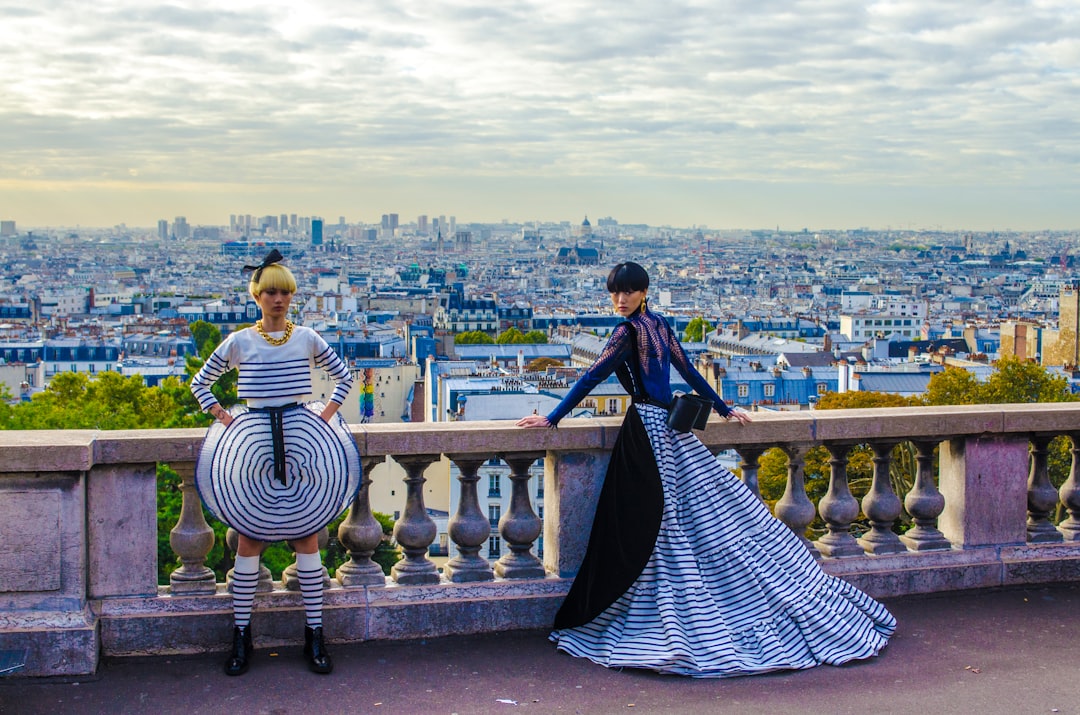 Code vestimentaire lieux de culte à Paris : guide 2026